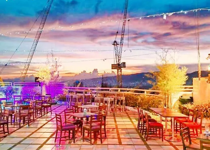 & Mountain View Condotel Near Ayala 3*